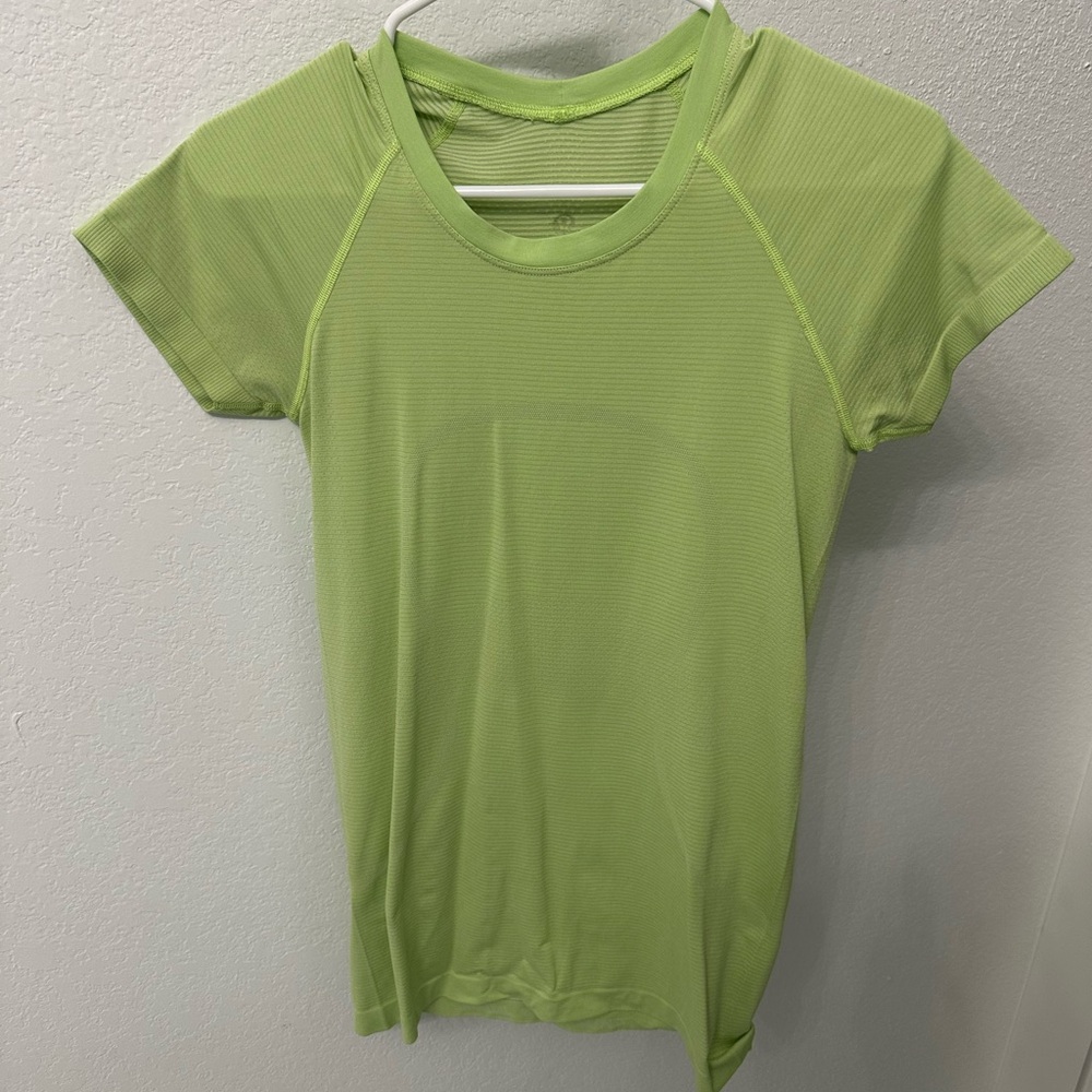Lululemon Swiftly Tech Short Sleeve Green